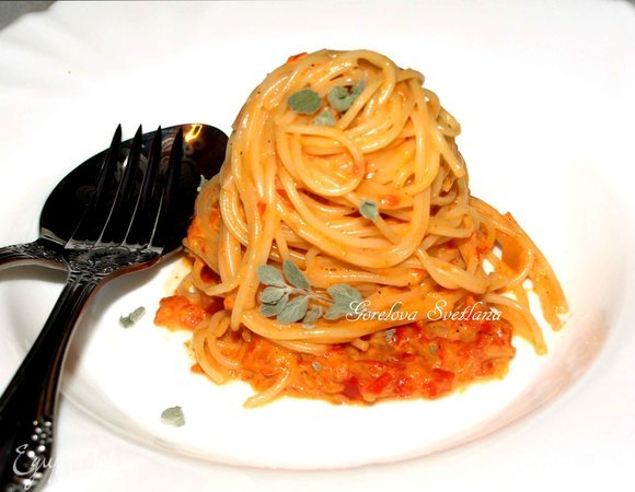 Спагетти в соусе из сладкого перца