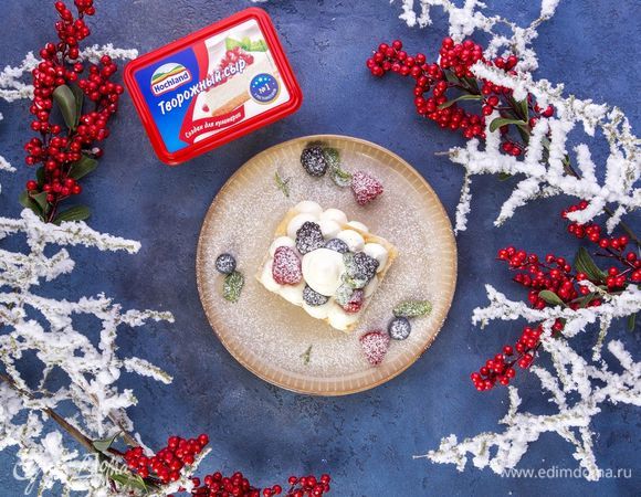 Десерт мильфей с ягодами