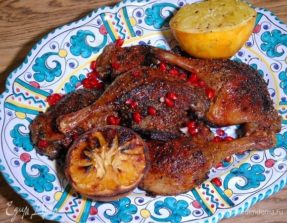 Утиные ножки с перловкой и гранатом