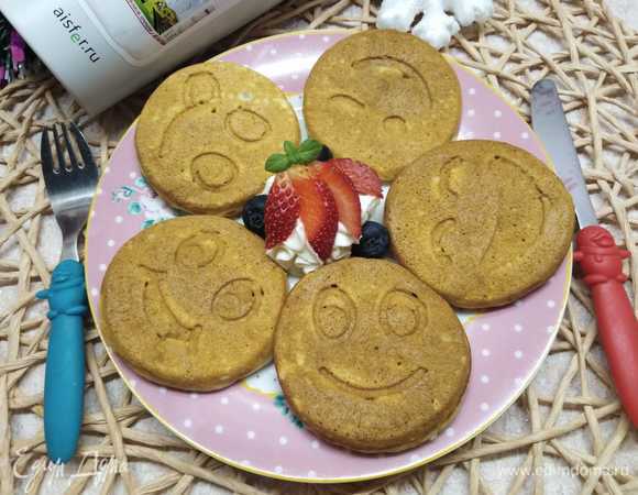 Банановые оладьи «Смайлики» Банановые оладьи «Смайлики»