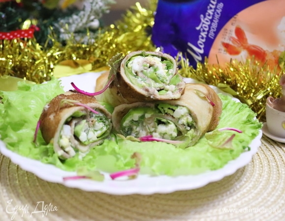 Рулеты из блинов с печенью минтая и зеленью
