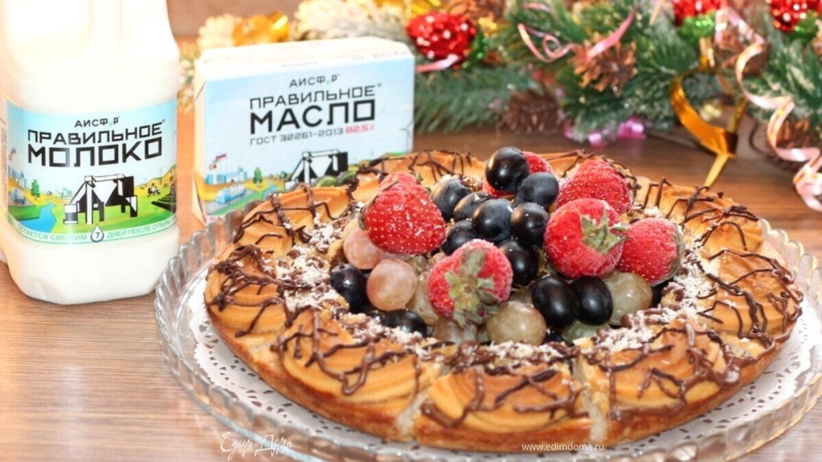 Творожная запеканка с печеньем и фруктами