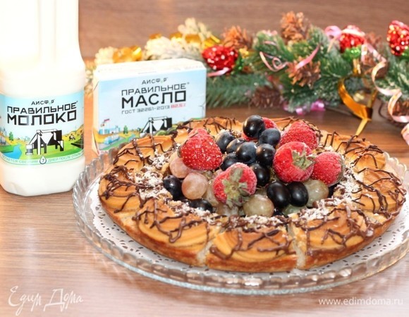 Творожная запеканка с печеньем и фруктами