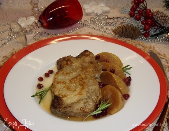 Свинина с яблоком, клюквой и розмарином Свинина с яблоком, клюквой и розмарином