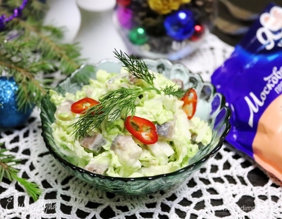 Салат из пекинской капусты с сельдью