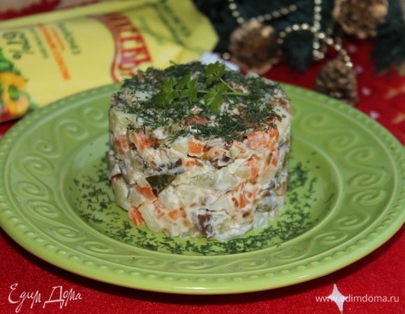 Салат с жареными грибами Салат с жареными грибами