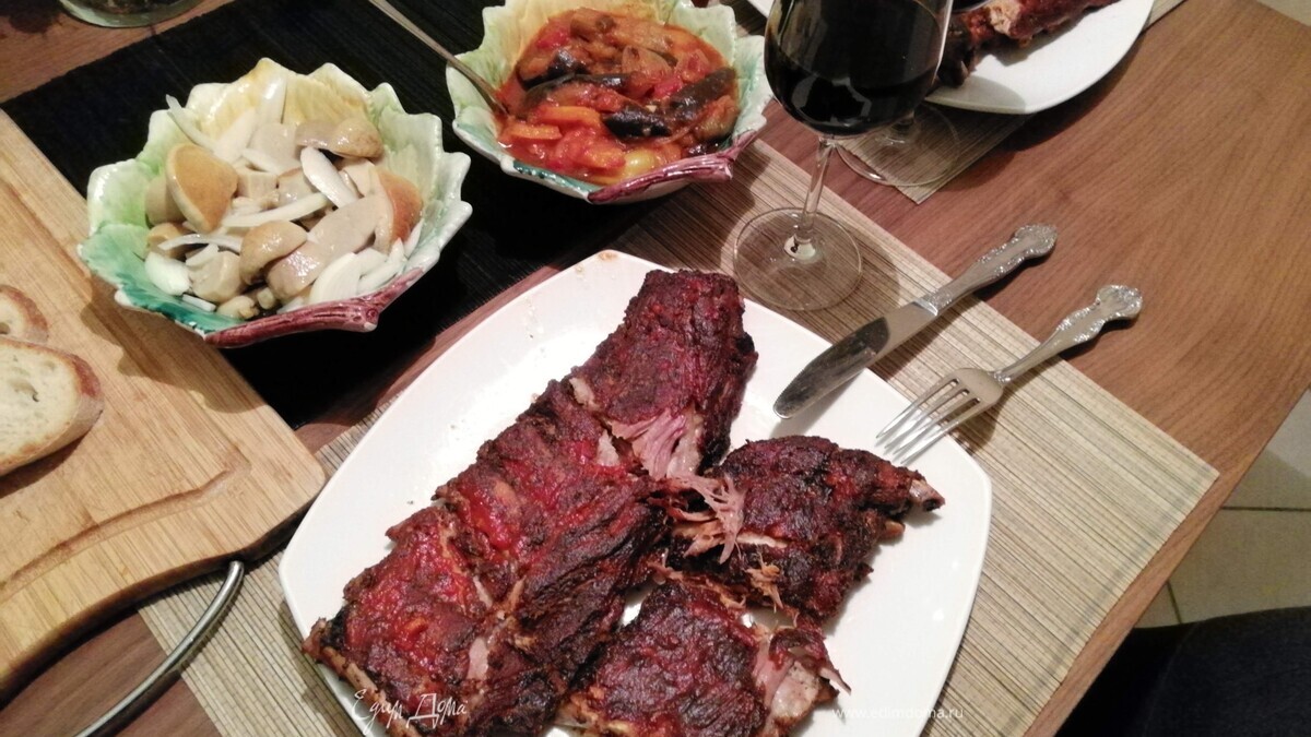 Свиные ребрышки под соусом барбекю