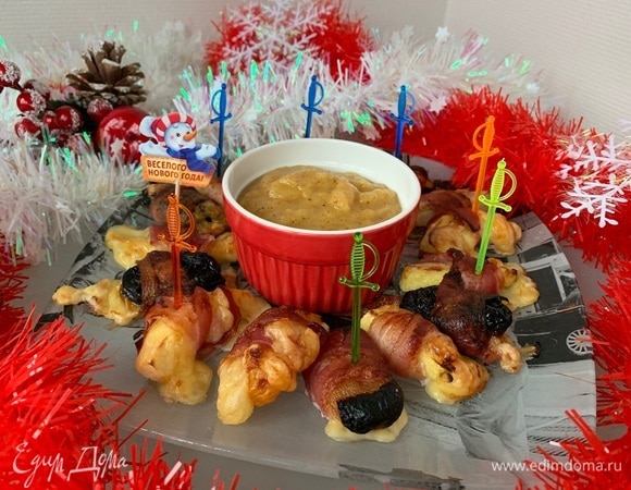 Закуска «Фрукты в беконе»