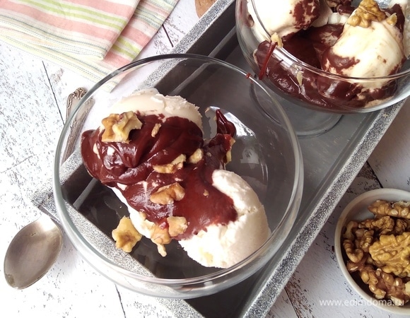 Шоколадно-кленовый соус для мороженого 