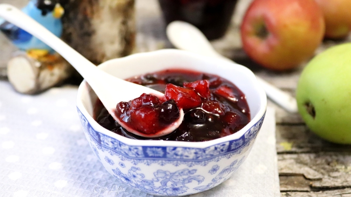 Клюквенное варенье с айвой и имбирем