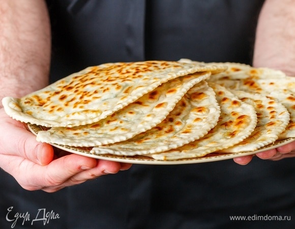 Лепешки с зеленью и сыром (кутабы)