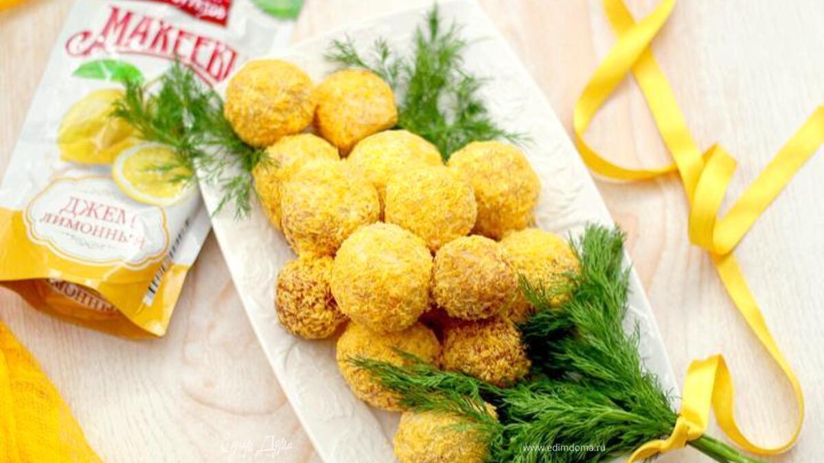 Творожные пончики с джемом