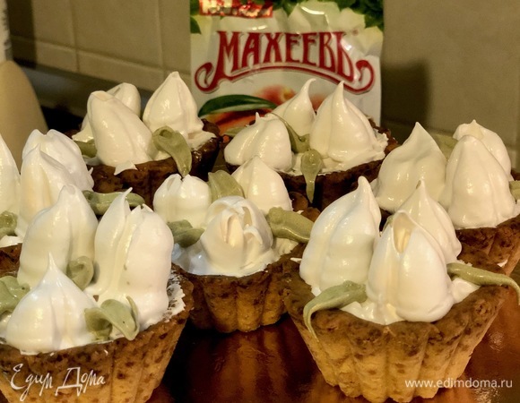 Пирожные «Корзинки с тюльпанами»