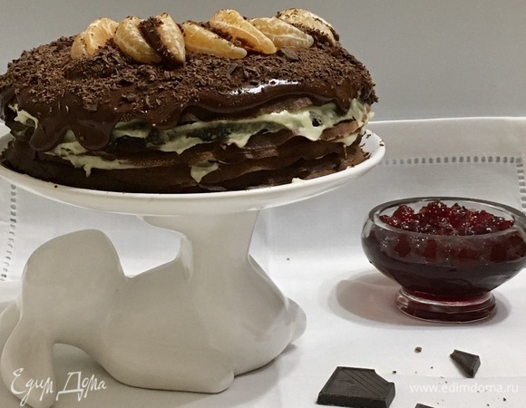 Шоколадный блинный торт с кремом пломбир