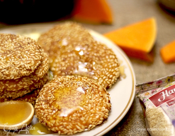 Тыквенные блинчики с кунжутом