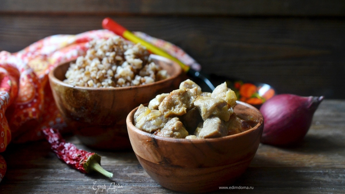 Свинина в сметане с гречкой