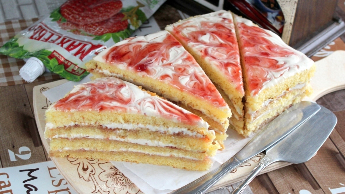 Торт из кукурузной муки с джемом