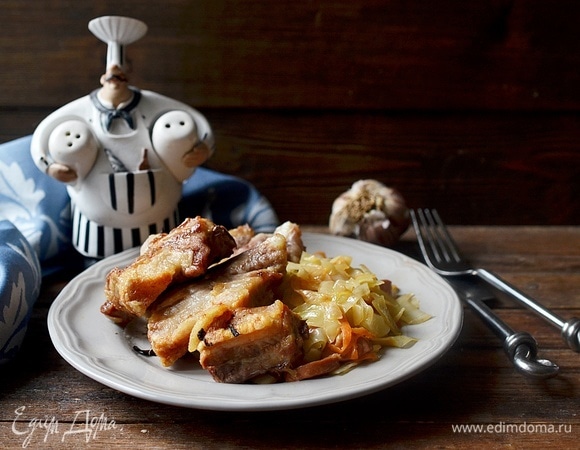 Тушеная капуста с ребрышками Тушеная капуста с ребрышками