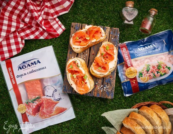 Брускетты с креветочным кремом и слабосоленой форелью
