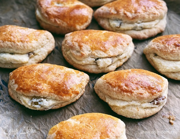 Пышные сочники с творогом и изюмом