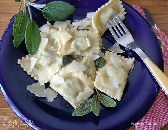 Равиоли со шпинатом и рикоттой