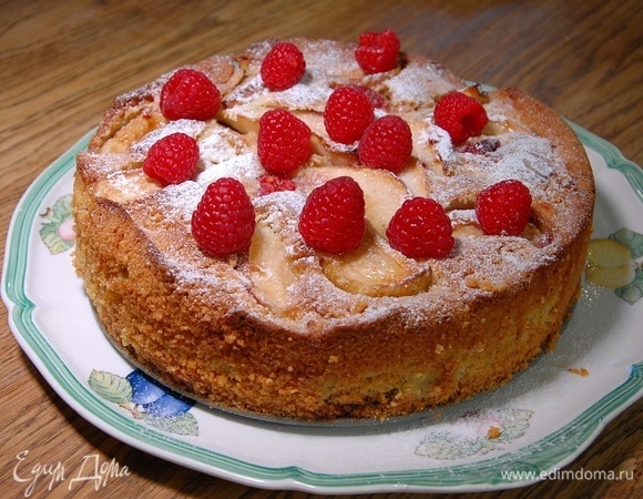 Ореховый пирог с яблоками и малиной Ореховый пирог с яблоками и малиной