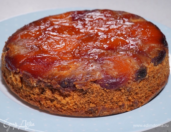 Пирог-перевертыш с курагой и пеканом