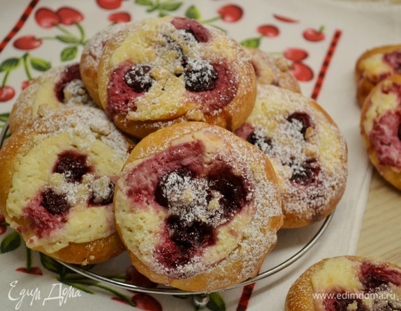 Ватрушки с вишней