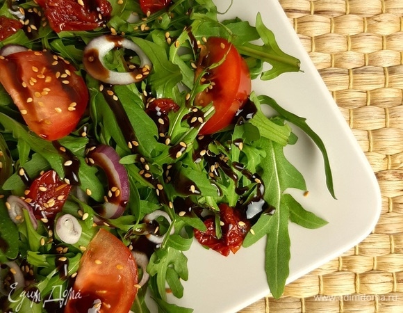 Салат с рукколой помидорами черри и кунжутом - Салат из помидоров, рецепты с фото на m: 767