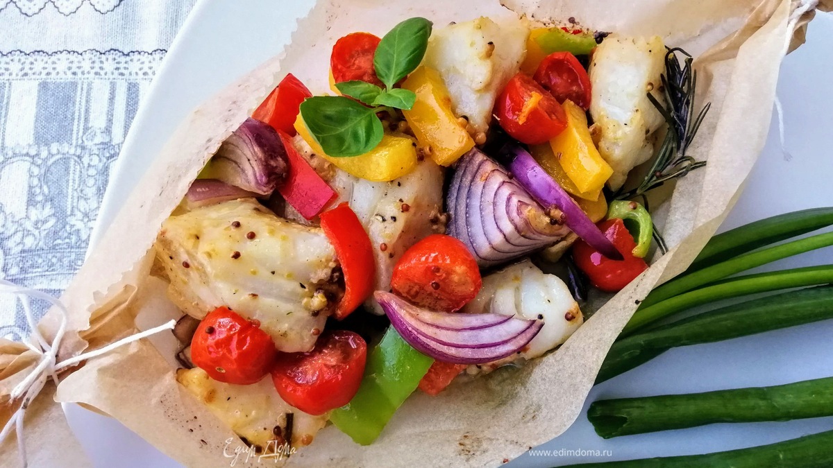 Треска, запеченная с овощами