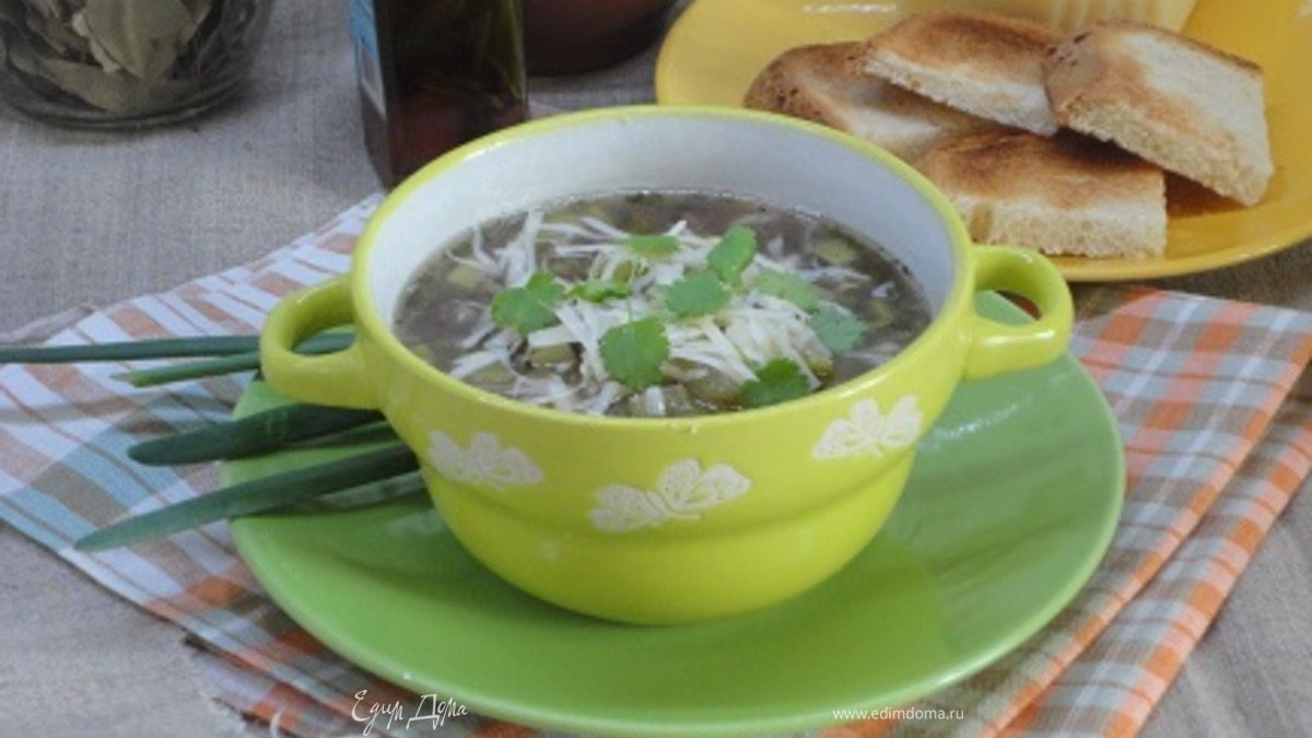 Суп из фасоли с кабачками