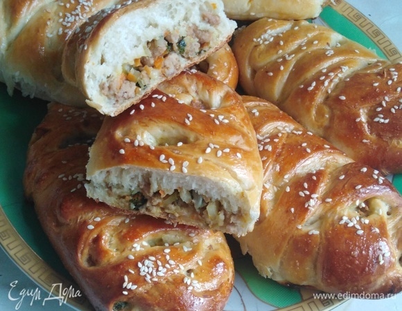 Кулебяка на кефире со свининой Кулебяка на кефире со свининой