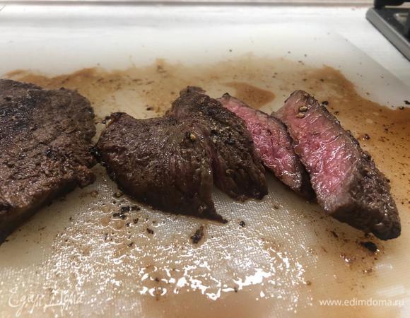 Стейк medium rare by Alekseev Стейк medium rare by Alekseev