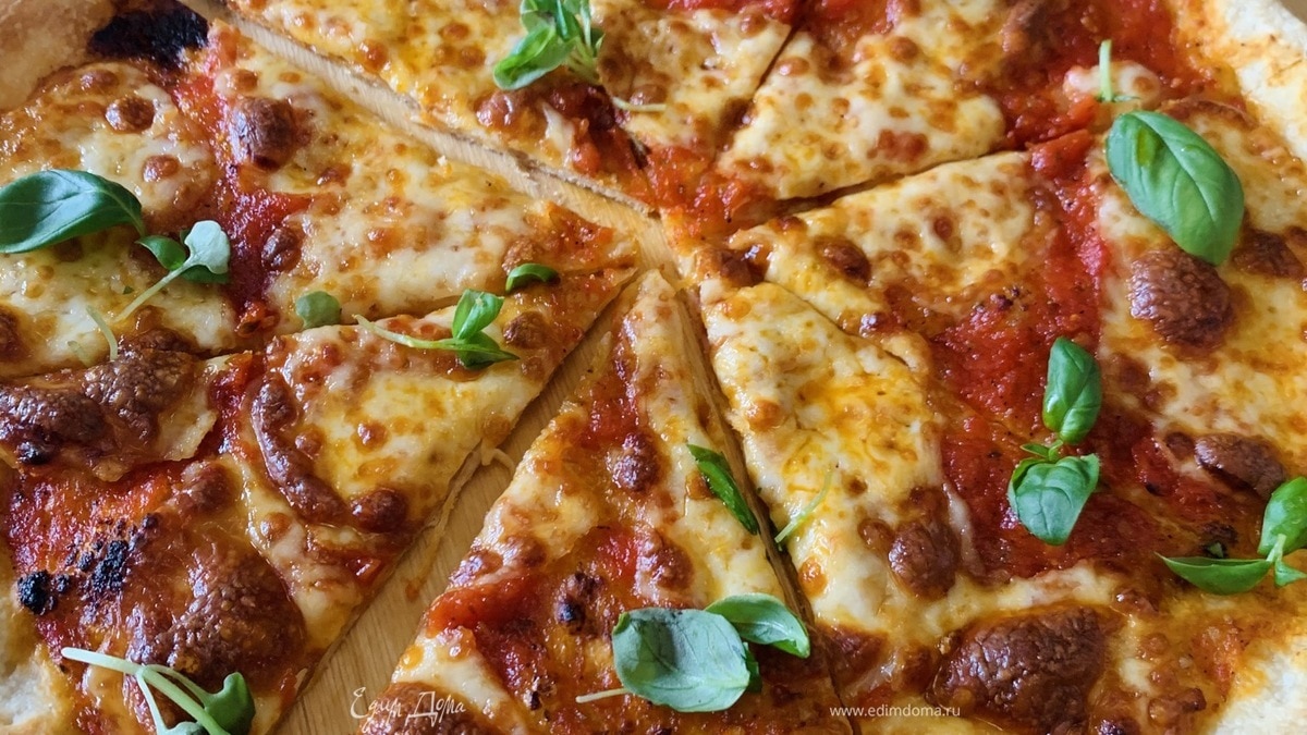 Итальянская пицца на тонком тесте