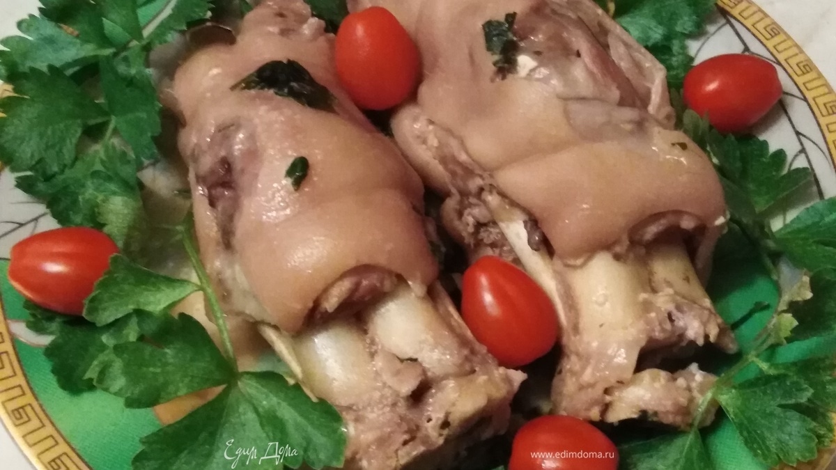 Деликатесные свиные ножки