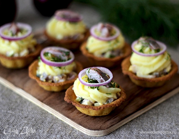 Нутовые тарталетки с салатом из сельди Нутовые тарталетки с салатом из сельди