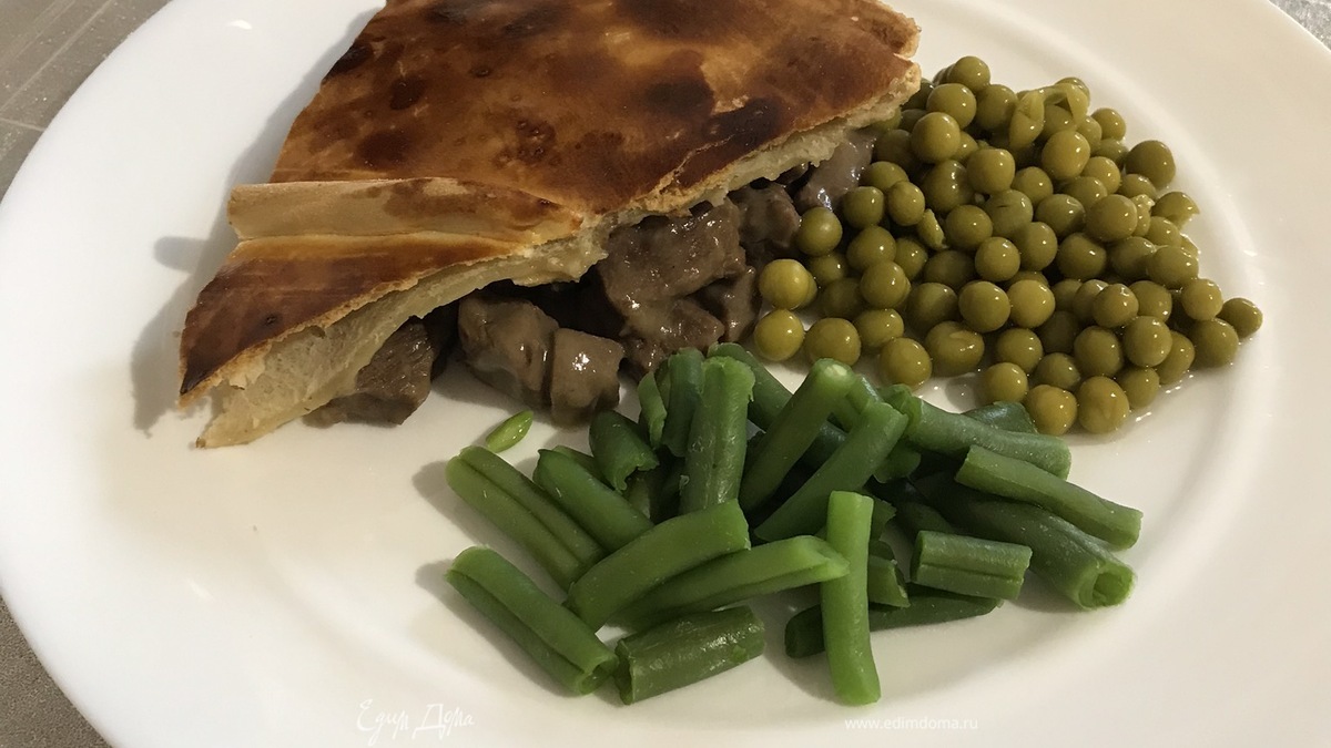 Пирог с говядиной и почками