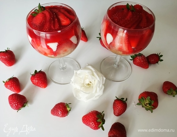 Клубничный десерт «Романтика»