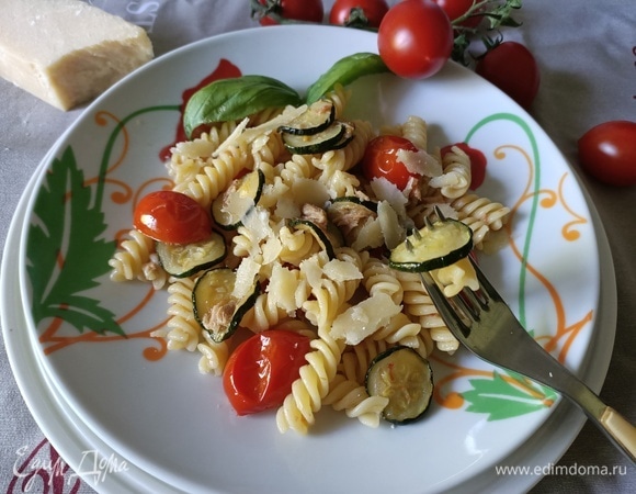 Паста с цукини и тунцом