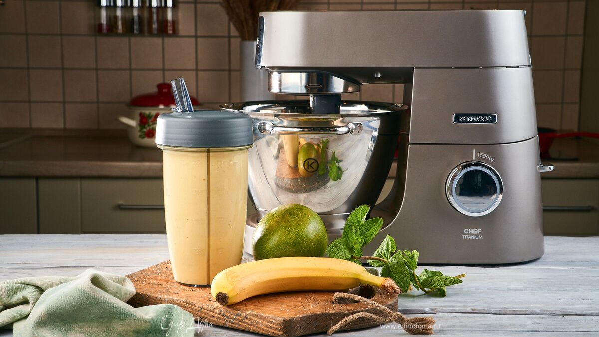 Бананово-манговый ласси