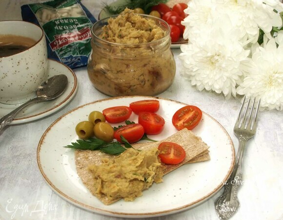 Дип из белой фасоли с оливками и вялеными томатами