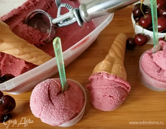 Домашнее мороженое с черешней