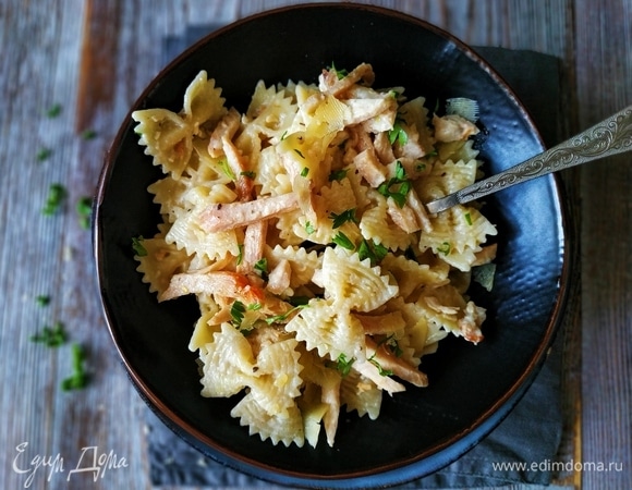 Паста с копченой курицей