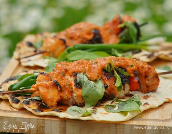 Кебаб из курицы с цукини, сладким перцем и красным луком