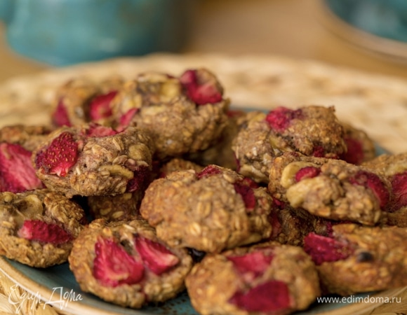 Овсяное печенье с клубникой и бананом 