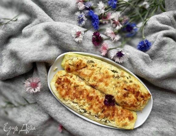 Лодочки из кабачков с творогом Лодочки из кабачков с творогом