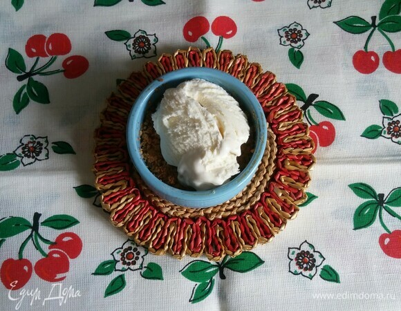 Крамбл с дыней и мюсли