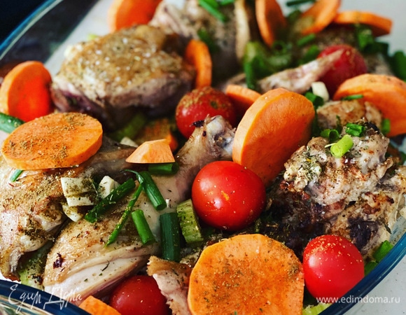 Курица в компании овощей Курица в компании овощей