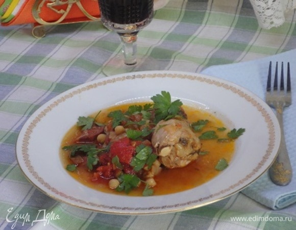 Курица с нутом и чоризо