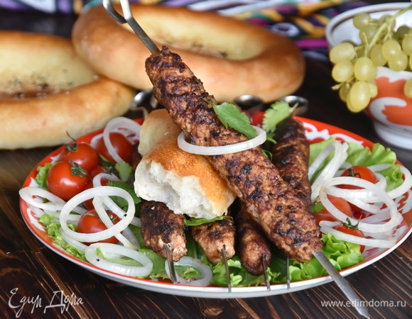 Адана (кебаб по-турецки) Адана (кебаб по-турецки)